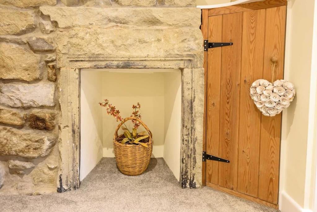 Westside Cottage, Newby, Clapham, Yorkshire Dales National Park, Famous Three Peaks, Near The Lake District, Pets Are Welcome Newby  Екстер'єр фото