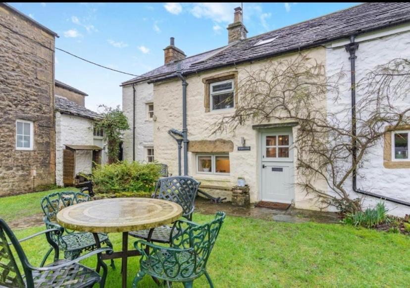 Westside Cottage, Newby, Clapham, Yorkshire Dales National Park, Famous Three Peaks, Near The Lake District, Pets Are Welcome Newby  Екстер'єр фото